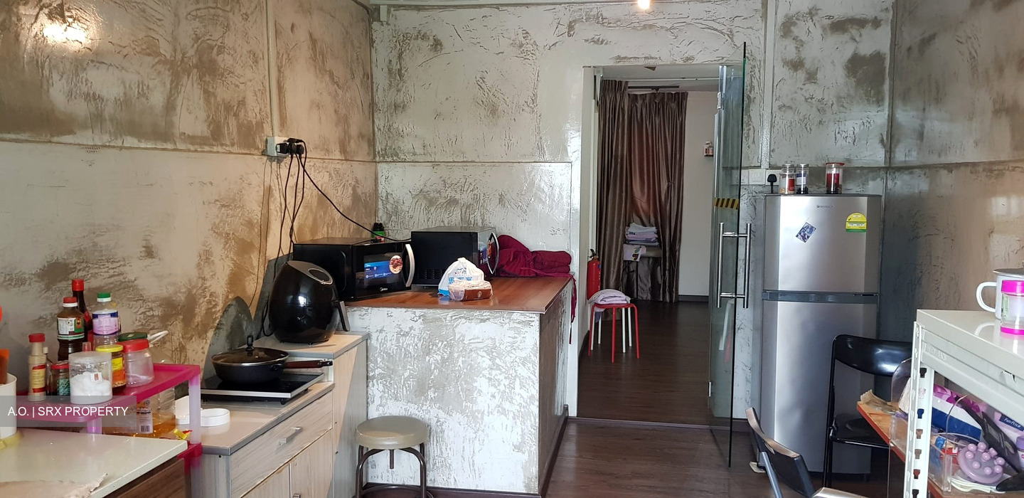 Jurong West Street 41 (D22), Shop House #440517221
